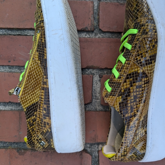 Vélez low platform sneakers in snakeskin and neon. EUC size 39 (8.5) - Picture 2 of 9
